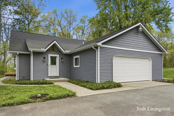 1551 Sargent Avenue Se, Ada, MI 49301