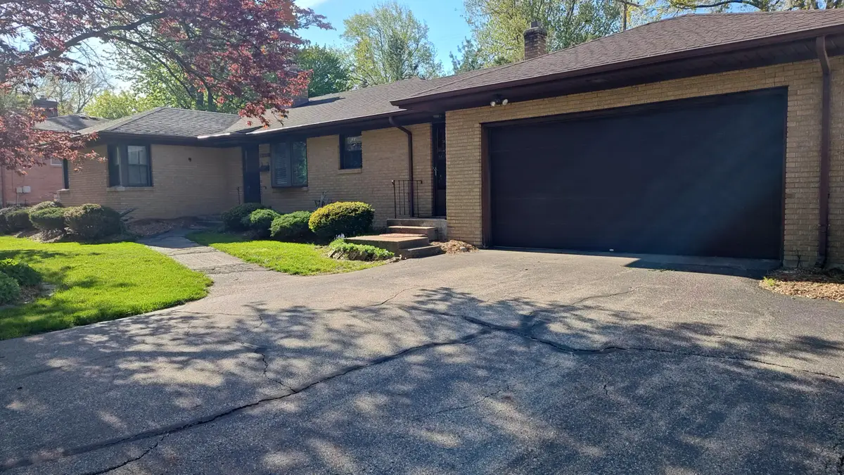 422 3 Mile Road Ne, Grand Rapids, MI 49505 - #1
