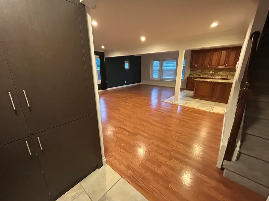 38647 Meeting House Lane, Livonia, MI 48154 - #3