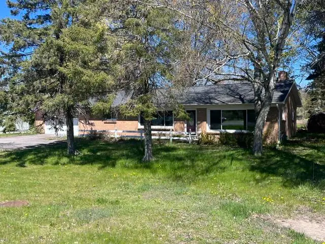 1056 E Parkdale Avenue, Manistee, MI 49660 - #2