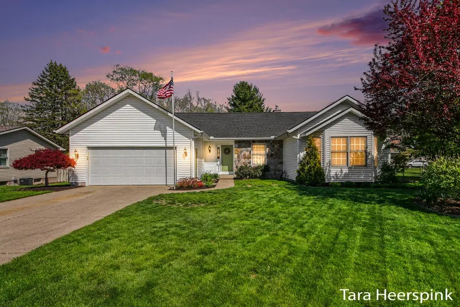2077 Fernwood Drive, Jenison, MI 49428 - #2