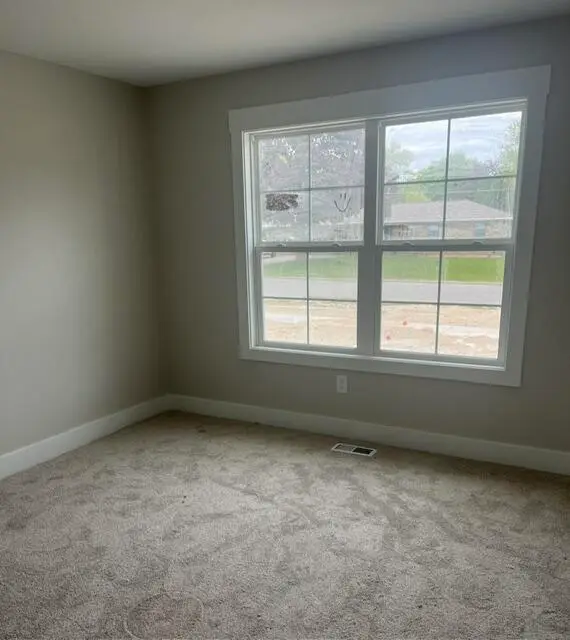 670 Lincoln Lawns Drive Nw, Grand Rapids, MI 49534 - #2