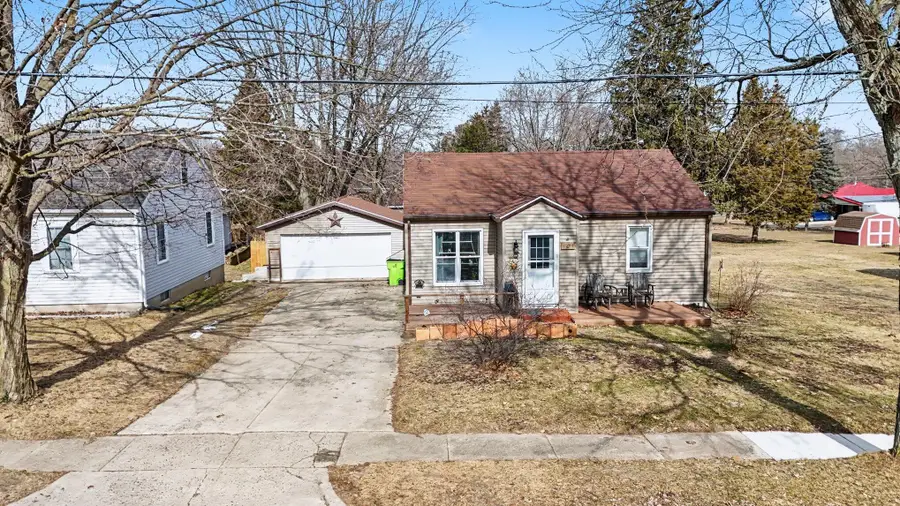 1008 W Grove Street, Greenville, MI 48838 - #2