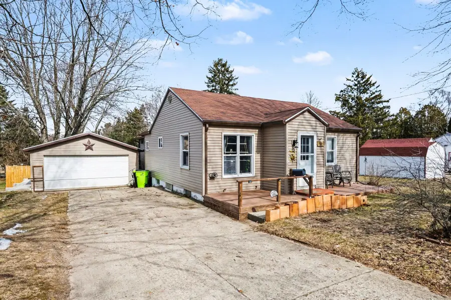 1008 W Grove Street, Greenville, MI 48838 - #3