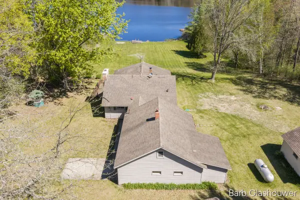 210 S Shore Drive, Edmore, MI 48829