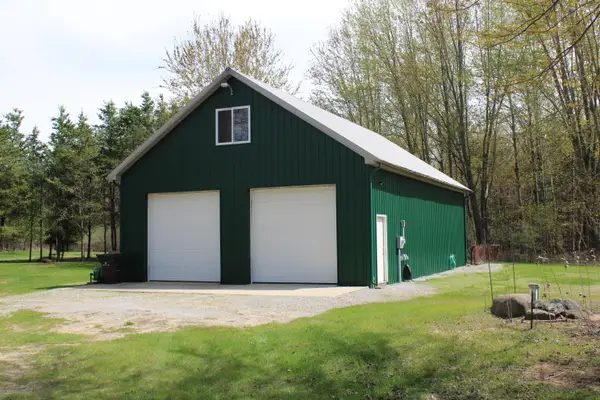 2954 N Carter Road, Pinconning, MI 48650
