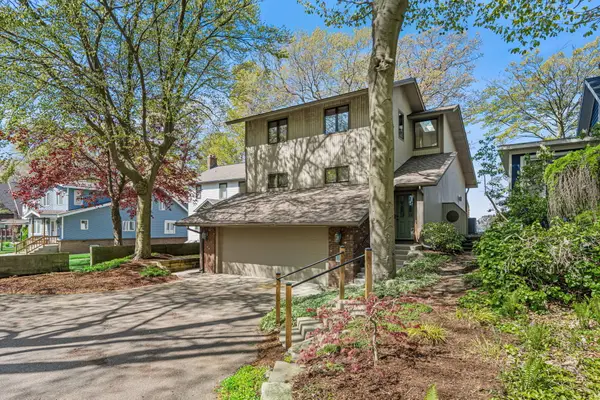 410 N Lakeshore Drive, Holland, MI 49424