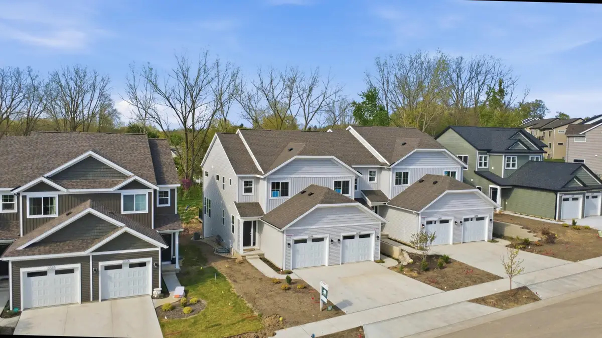 2245 Watertown Way Ne, Grand Rapids, MI 49505 - #1