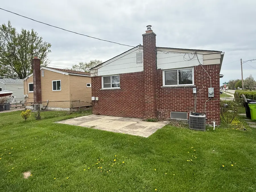 27912 Van Howe Street, Roseville, MI 48066 - #3