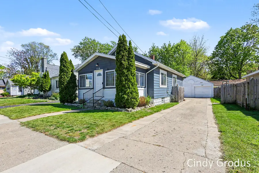116 32nd Street Se, Wyoming, MI 49548 - #2