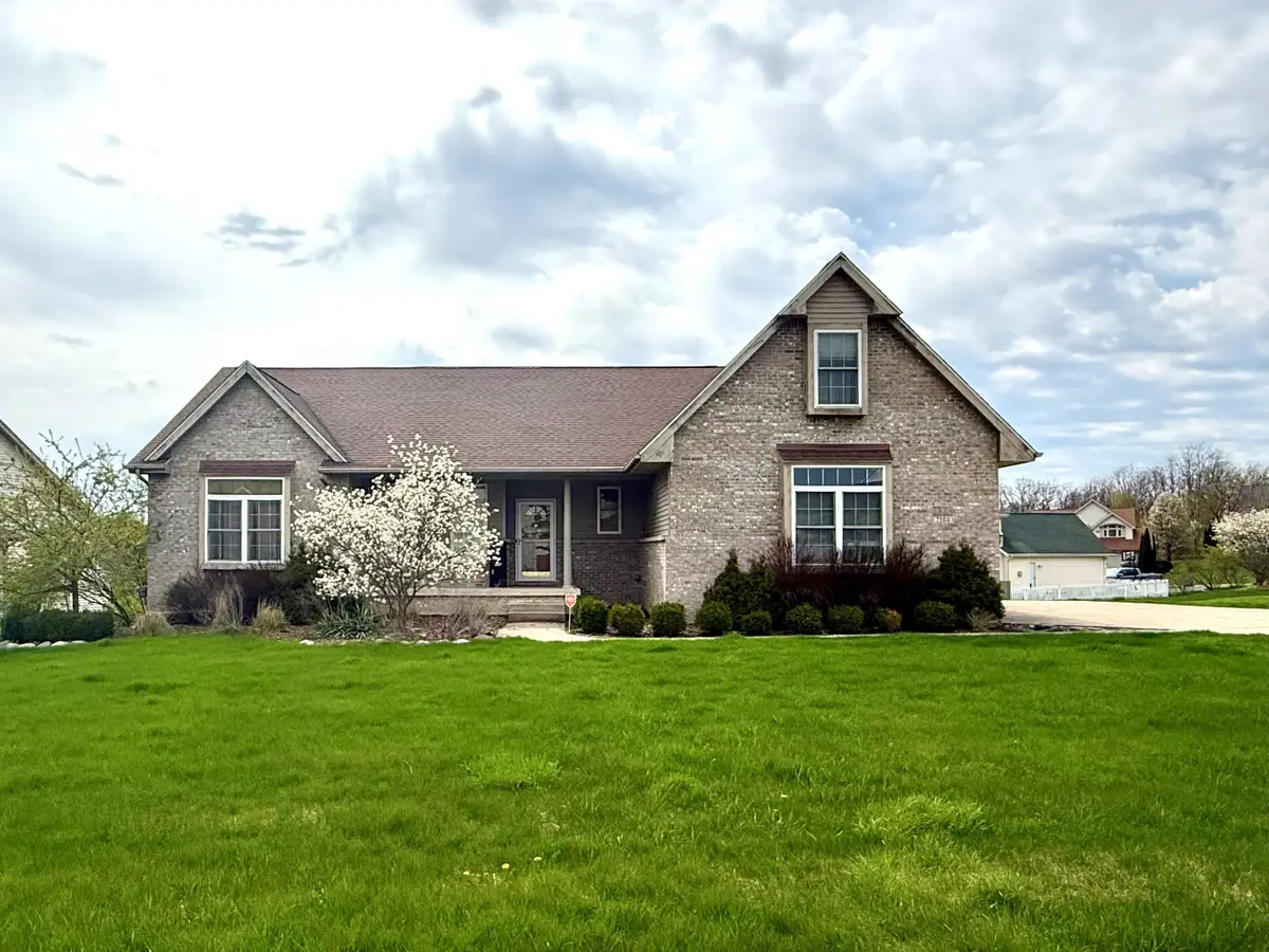 7504 Silver Fox Run, Swartz Creek, MI 48473 - #1