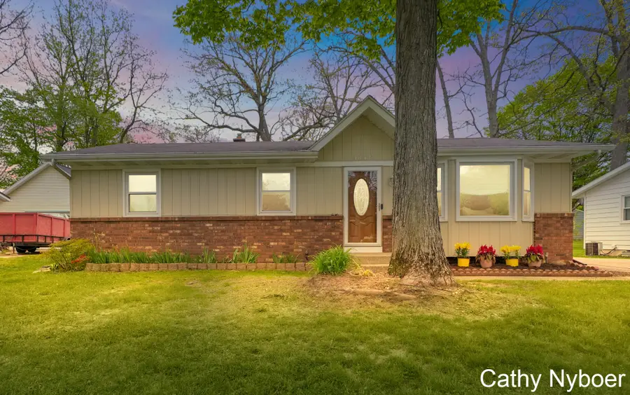 4842 Bayview Avenue Sw, Wyoming, MI 49519 - #2