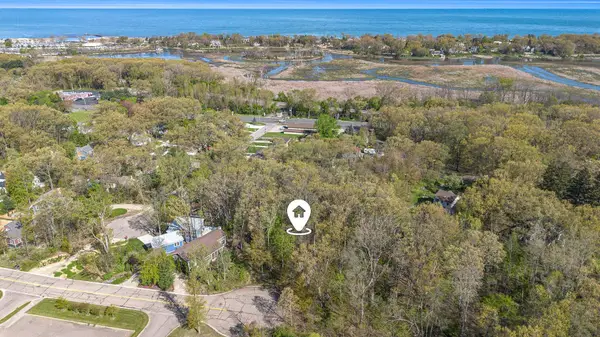 816 & 820 E Indiana Circle, New Buffalo, MI 49117
