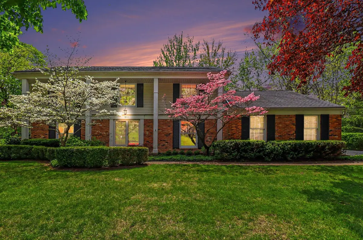 910 S Shady Hollow Circle, Bloomfield Hills, MI 48304 - #1