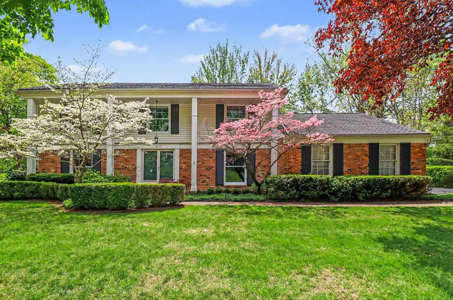 910 S Shady Hollow Circle, Bloomfield Hills, MI 48304 - #2