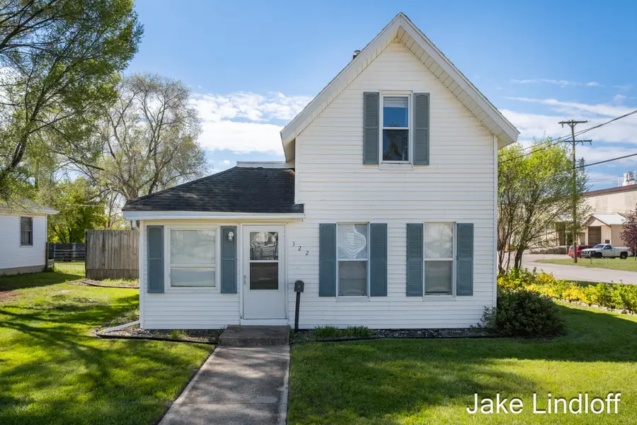 322 E Gardner Street, Sparta, MI 49345 - #2