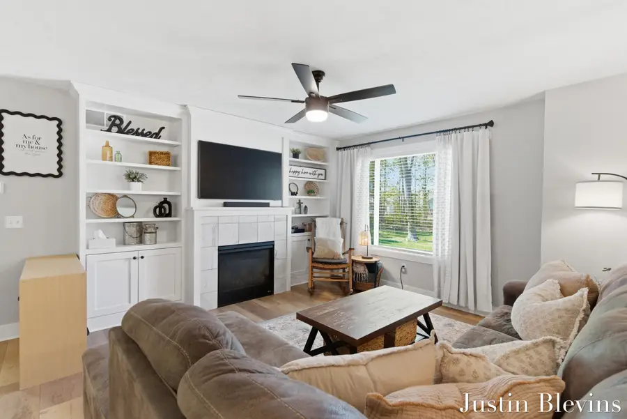 120 E 40th Street, Holland, MI 49423 - #2