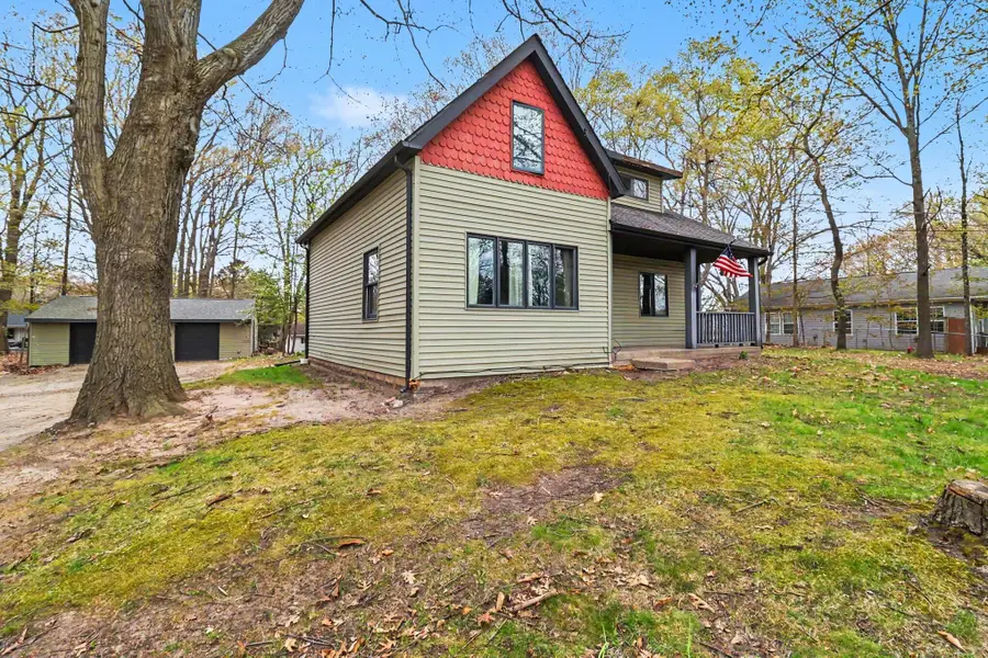811 N Washington Avenue, Ludington, MI 49431 - #3