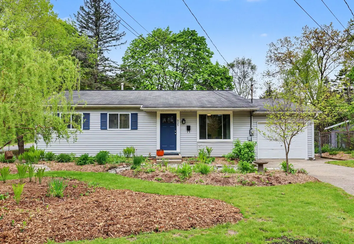 935 S Baldwin Street, Greenville, MI 48838 - #1