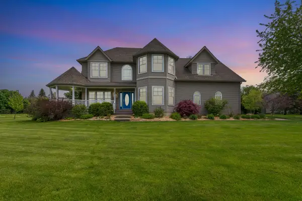 9355 Apple Crest Drive, Saline, MI 48176