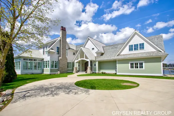 511 N Lake Drive, Caledonia, MI 49316