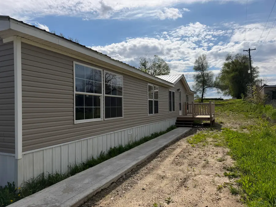 1040 Main Drive, Montgomery, MI 49255 - #2