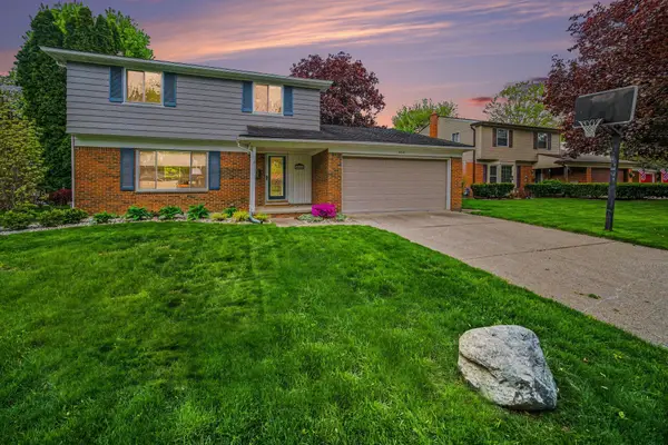 464 Springbrook Crescent, Saline, MI 48176