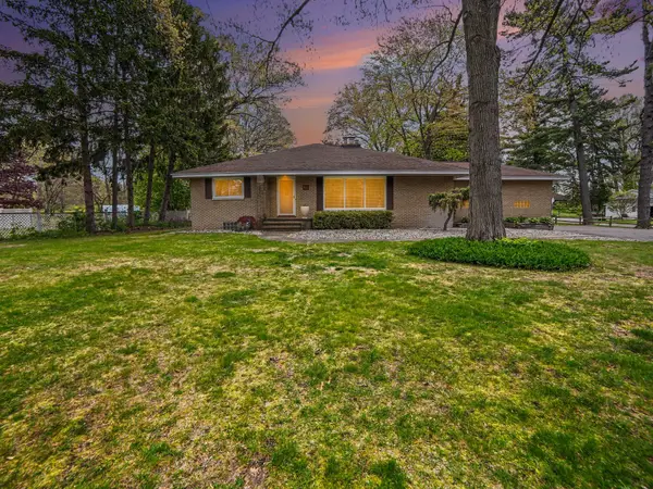 204 N Fruitport Road, Spring Lake, MI 49456
