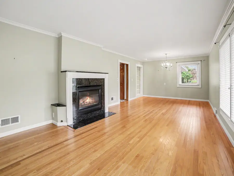 204 N Fruitport Road, Spring Lake, MI 49456 - #3