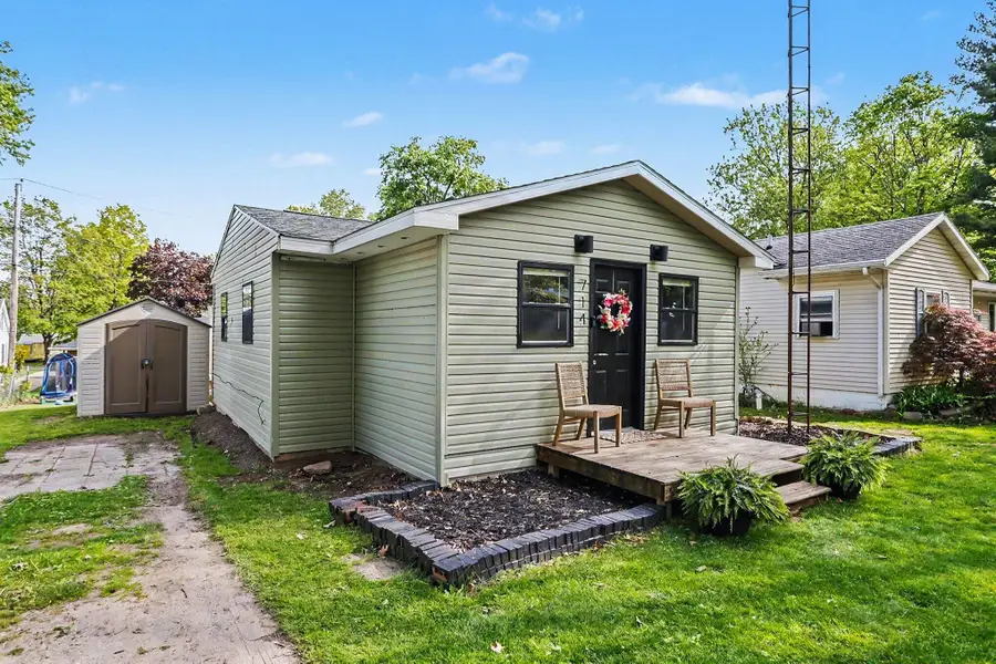 714 Polis Street, Buchanan, MI 49107 - #3