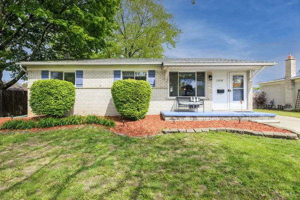 2458 Milverton Road, Troy, MI 48083
