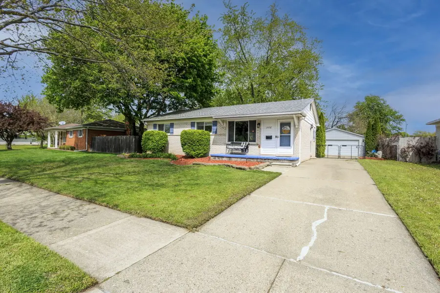2458 Milverton Road, Troy, MI 48083 - #3