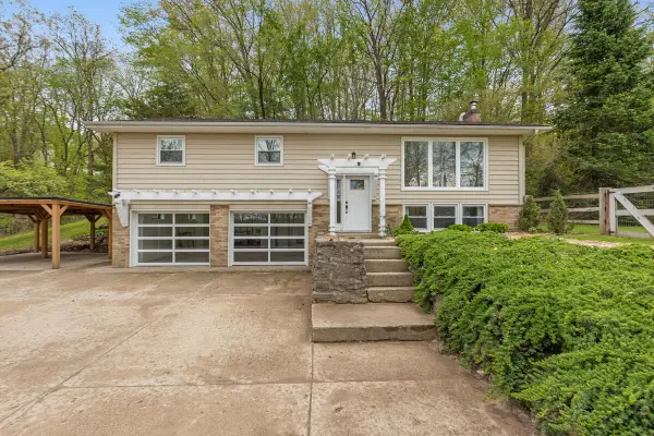 10958 Grand River Drive Se, Lowell, MI 49331