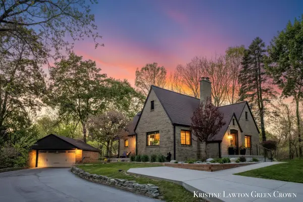 200 Greenridge Drive Nw, Grand Rapids, MI 49544