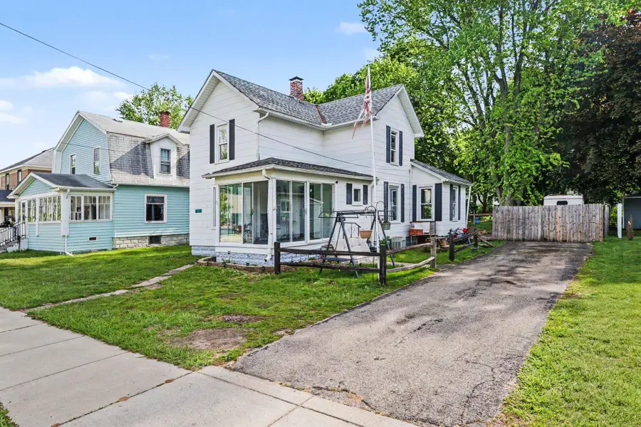 73 Rippon Avenue, Hillsdale, MI 49242 - #3
