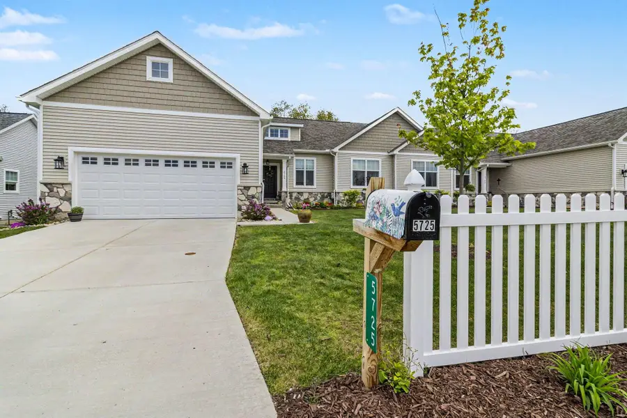 5725 Trail Side Lane, Whitmore Lake, MI 48189 - #2