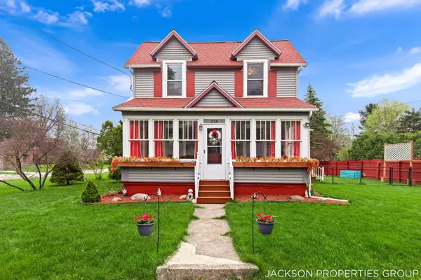 218 N Jackson Street, Spring Lake, MI 49456