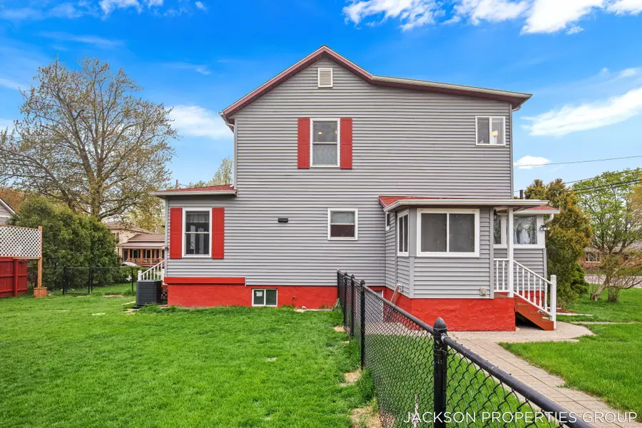 218 N Jackson Street, Spring Lake, MI 49456 - #3