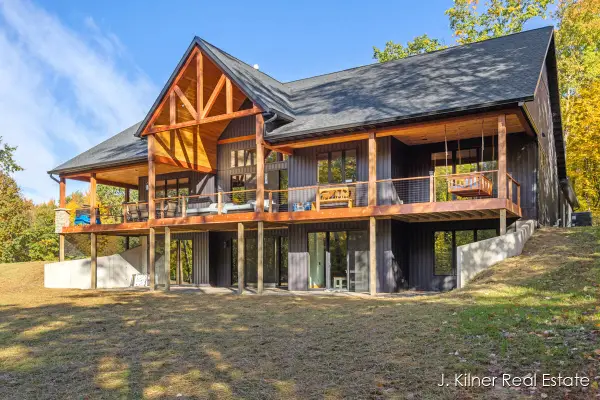 4390 22 Mile Road Nw, Kent City, MI 49330