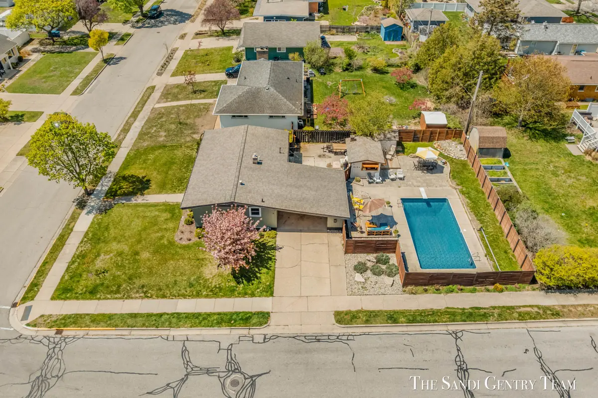 529 Arlington Avenue, Grand Haven, MI 49417 - #1