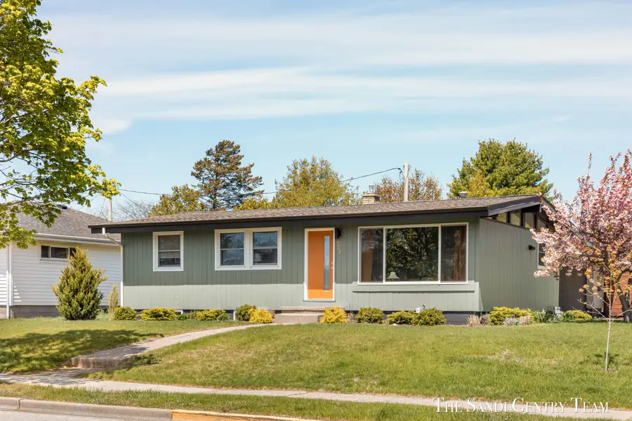 529 Arlington Avenue, Grand Haven, MI 49417 - #2
