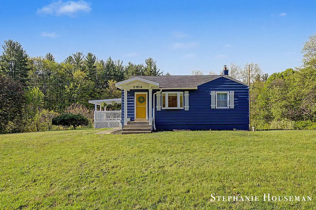 2914 River Hill Drive Nw, Grand Rapids, MI 49534 - #1