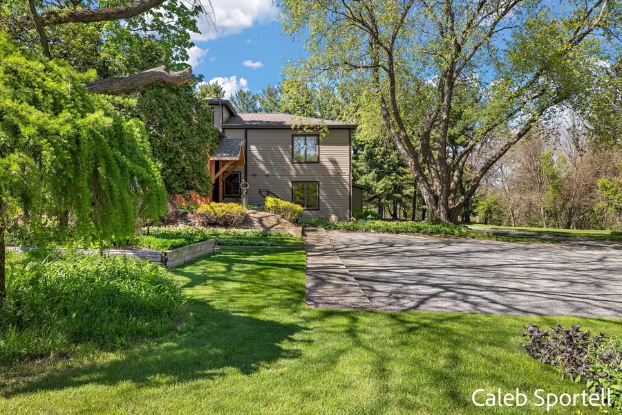 8201 Cherry Valley Avenue Se, Caledonia, MI 49316 - #2