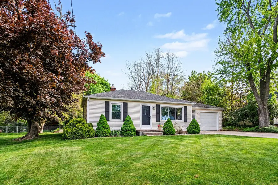 605 Edwards Street, Grand Ledge, MI 48837 - #2