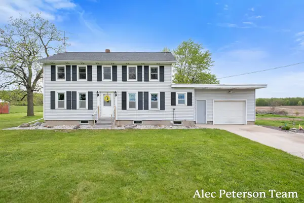 15727 40th Avenue, Coopersville, MI 49404