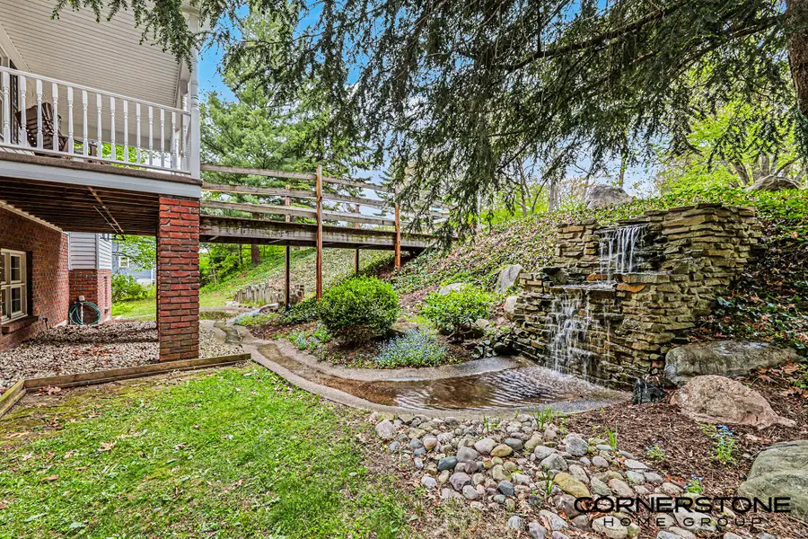 2070 Timberview Drive Ne, Grand Rapids, MI 49525 - #2