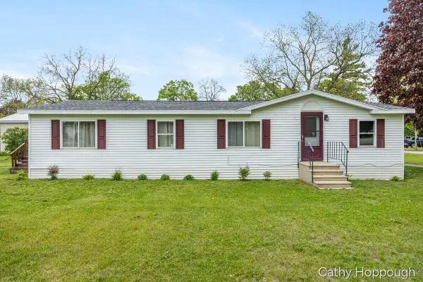 153 Baldwin Street, Lyons, MI 48851