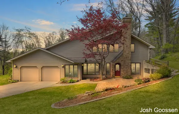 5742 Timber Canyon Bend Ne, Belmont, MI 49306