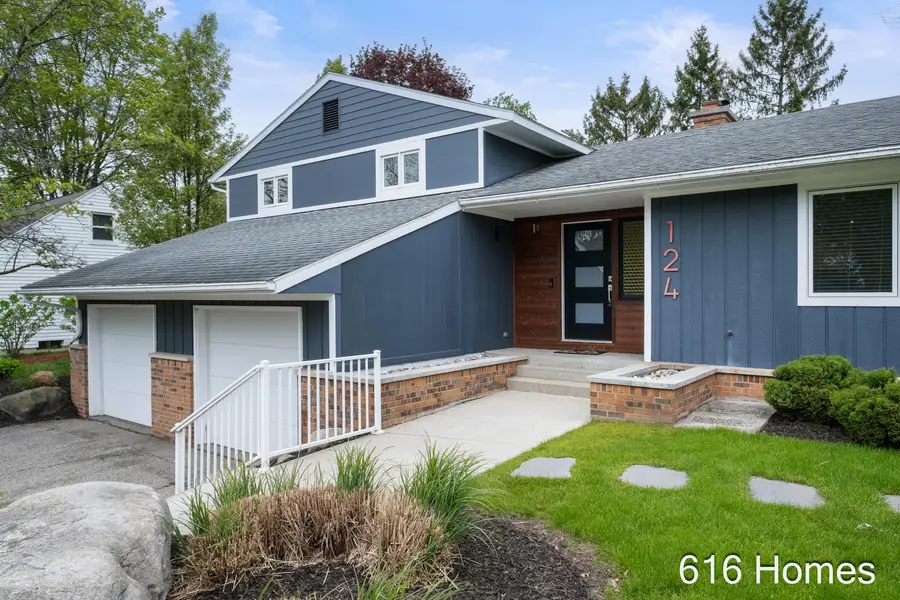 124 Loch Lomond Avenue Ne, Grand Rapids, MI 49546 - #2