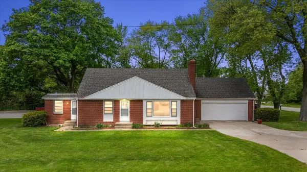 3035 E Paris Avenue Se, Grand Rapids, MI 49512